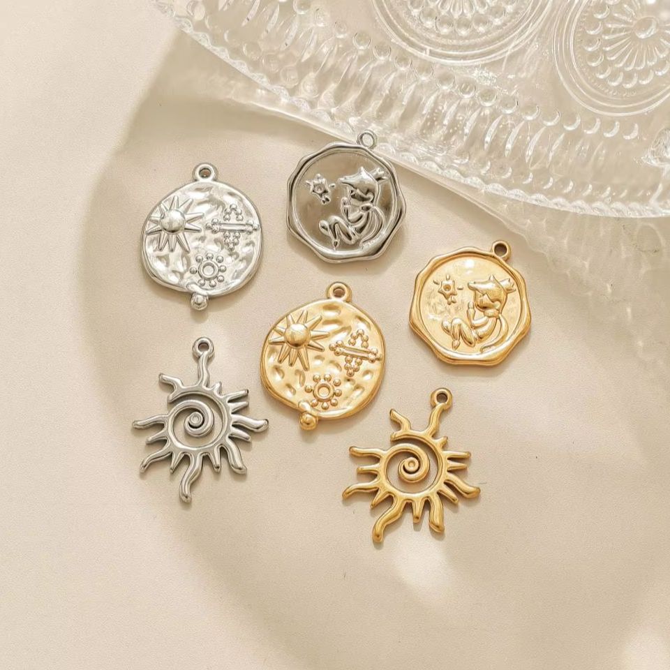 Vintage Fashion Stores - Set Liontin Retro Bertema 